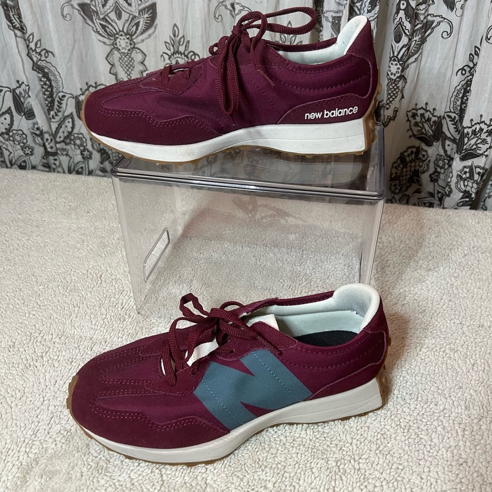 New Balance 327
